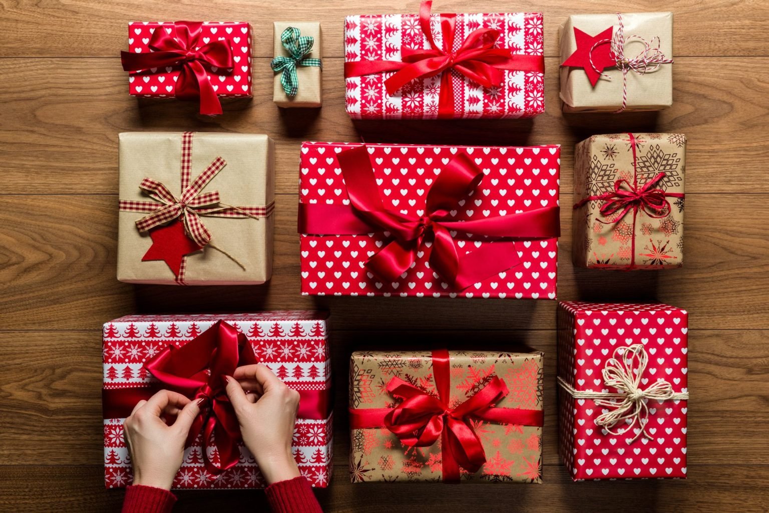 how-to-wrap-a-gift-1568128224-1536x1024